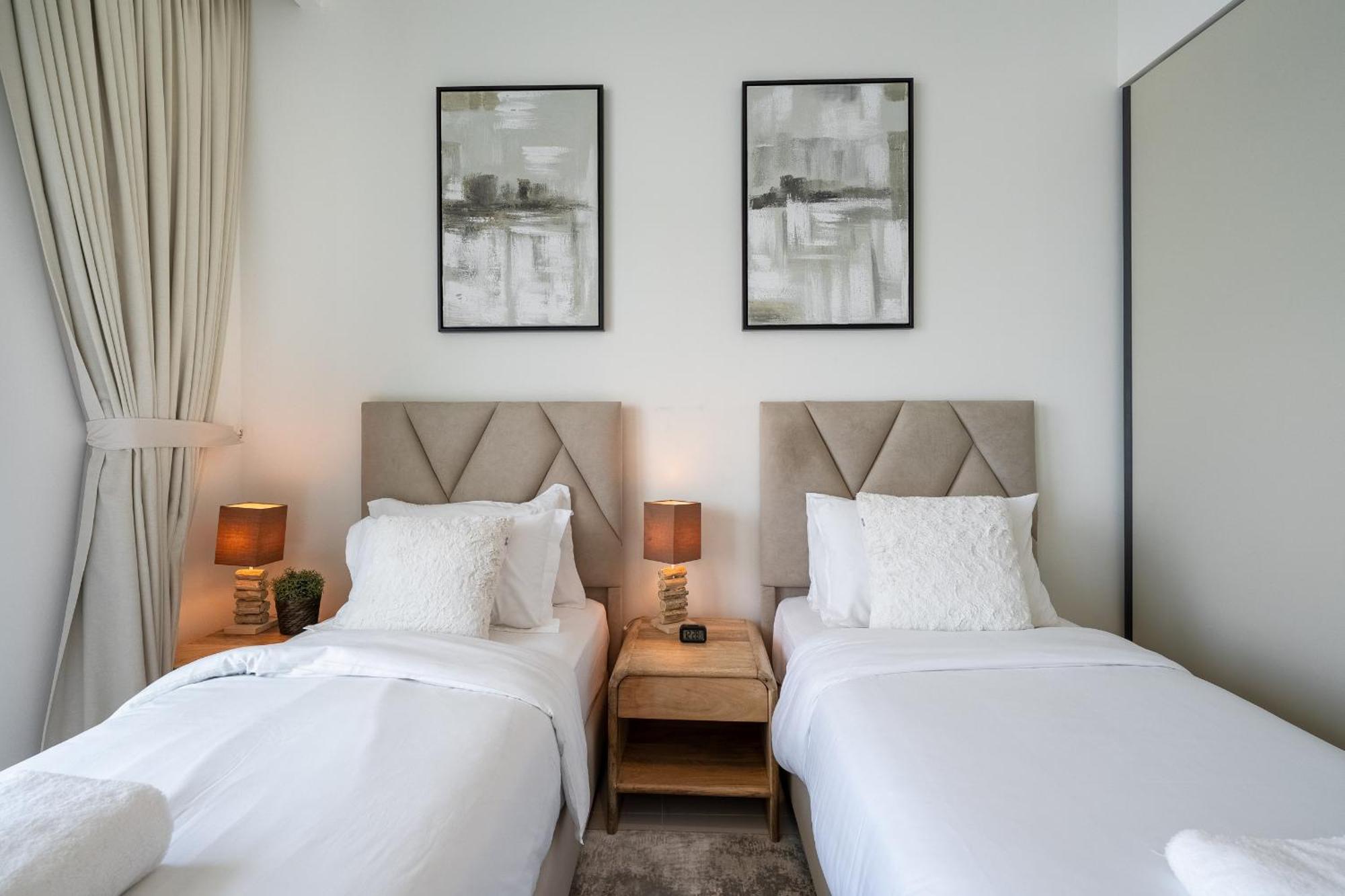 Apartment Luxury 2bdr With Spectacular Frontline And Sea Views Dubai