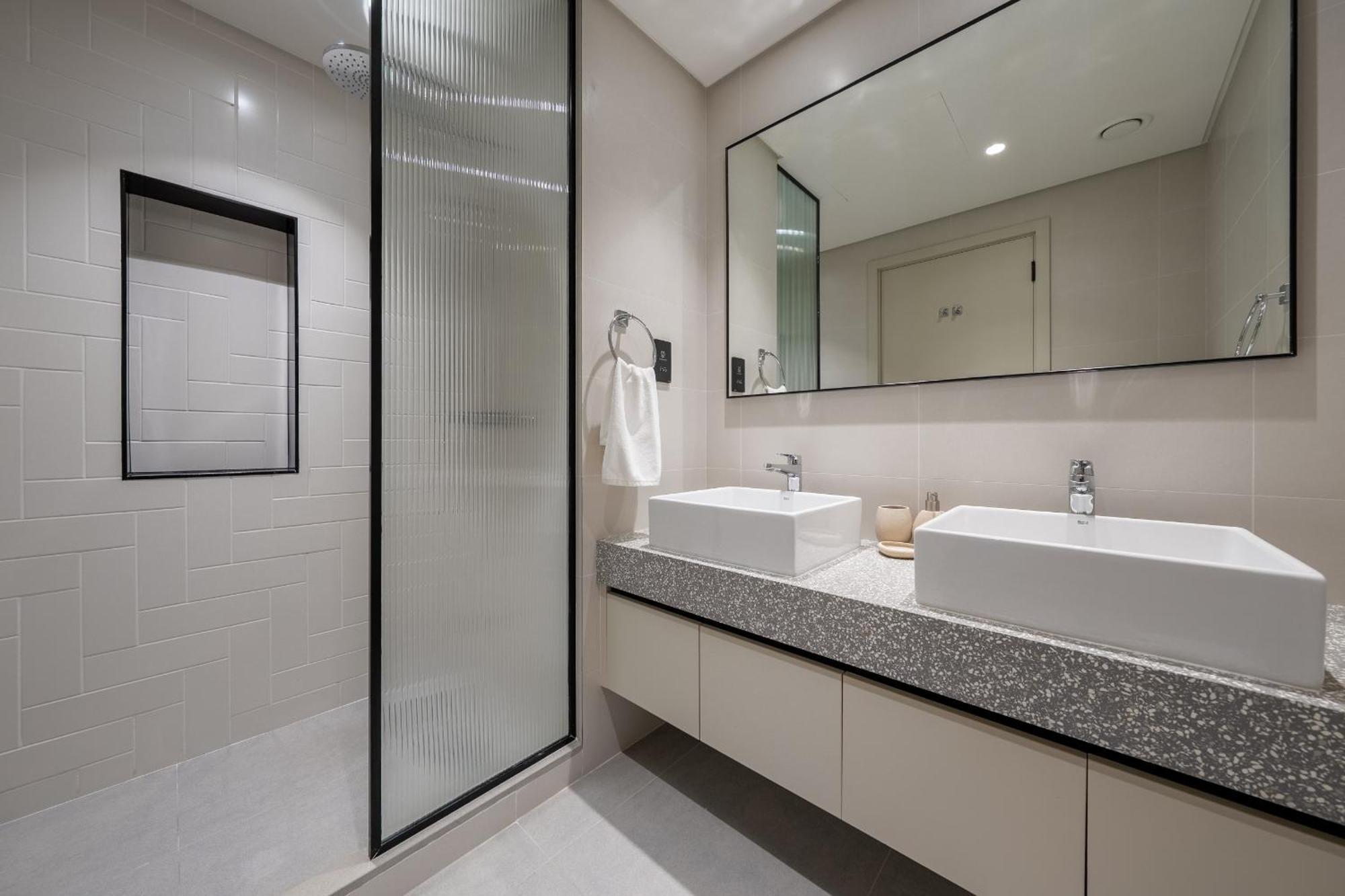 Luxury 2bdr With Spectacular Frontline And Sea Views *