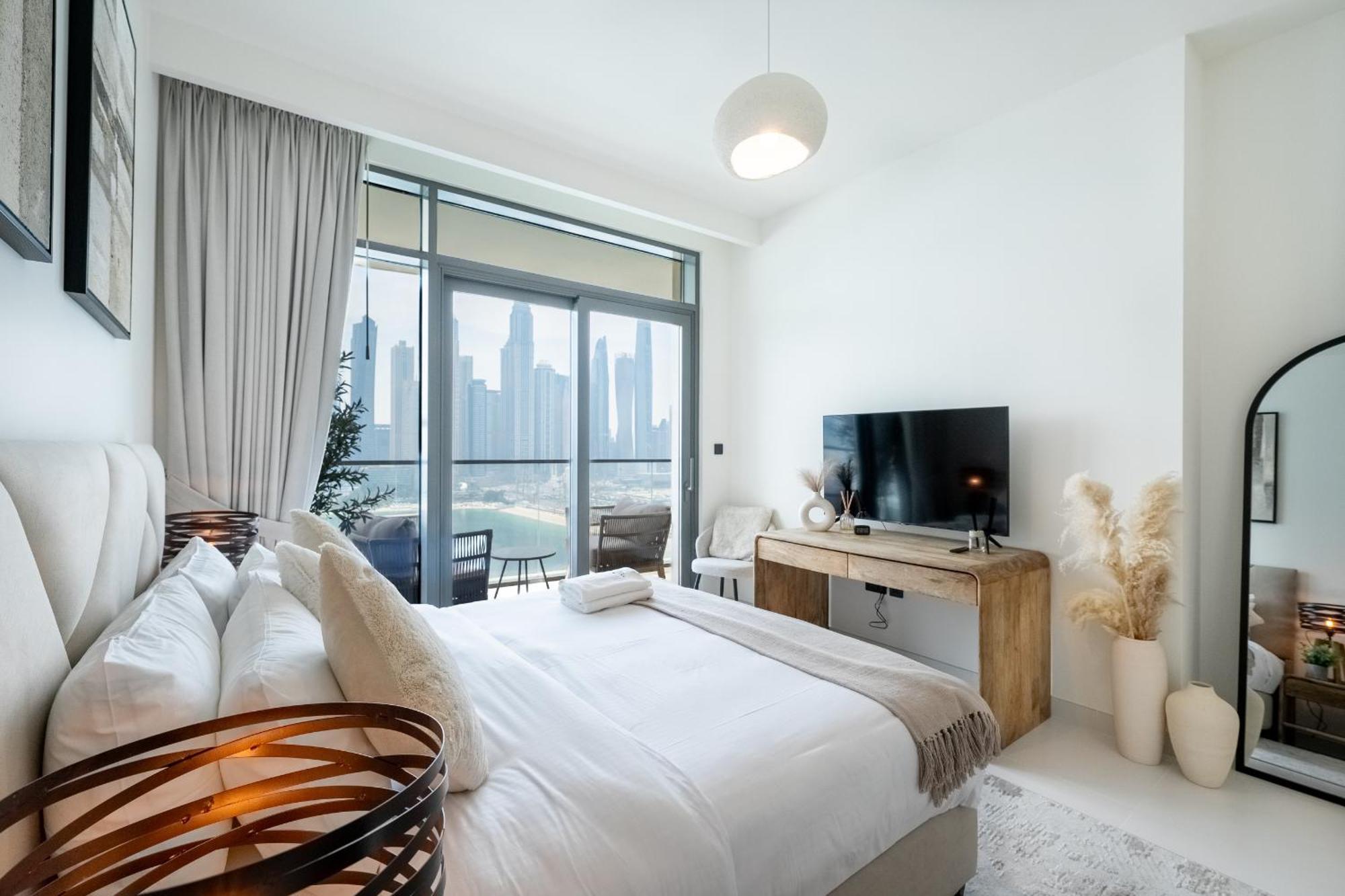 Luxury 2bdr With Spectacular Frontline And Sea Views Dubai