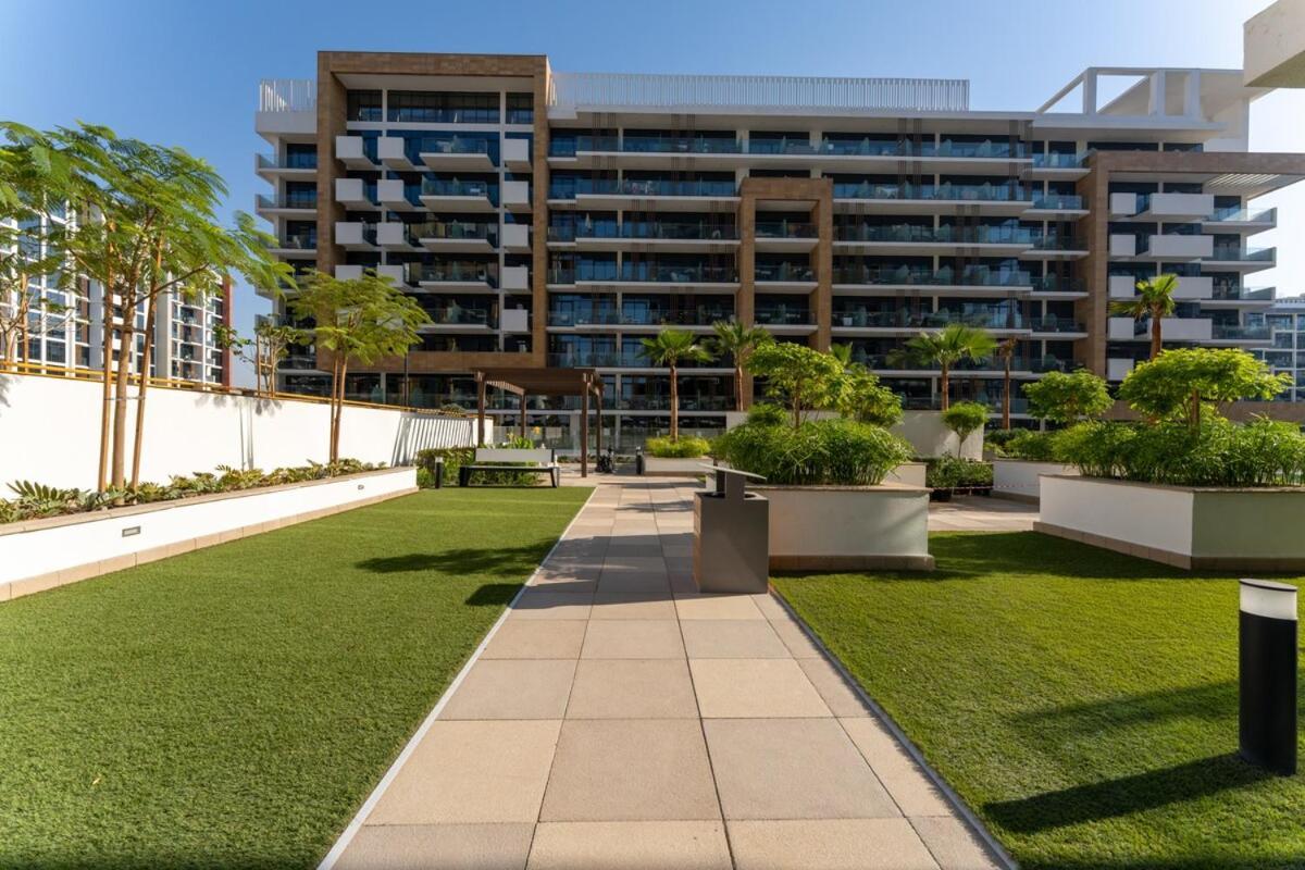 Veluxa - 2bed With Skyline View In Azizi Riviera *