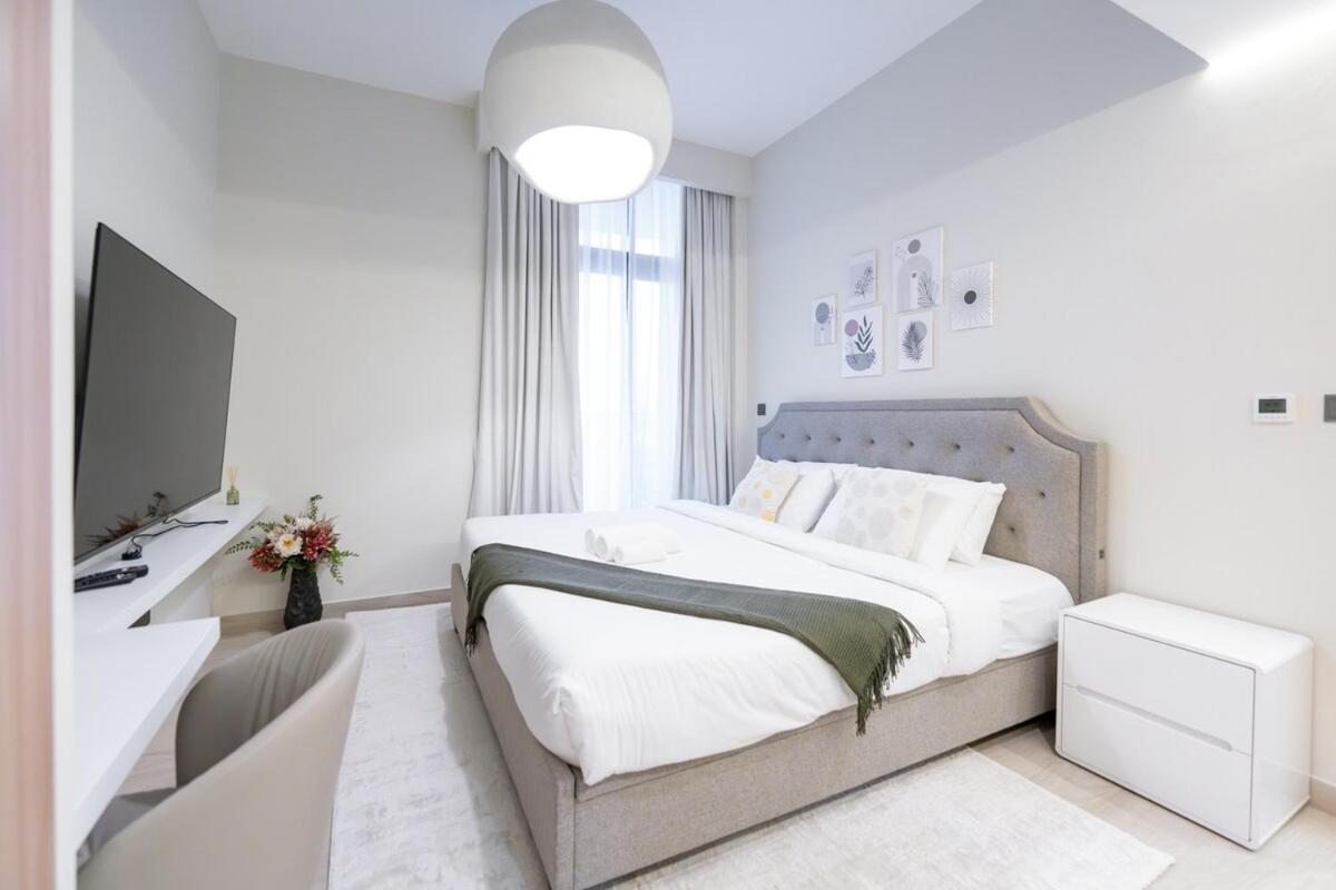 Veluxa - 2bed With Skyline View In Azizi Riviera Apartment *