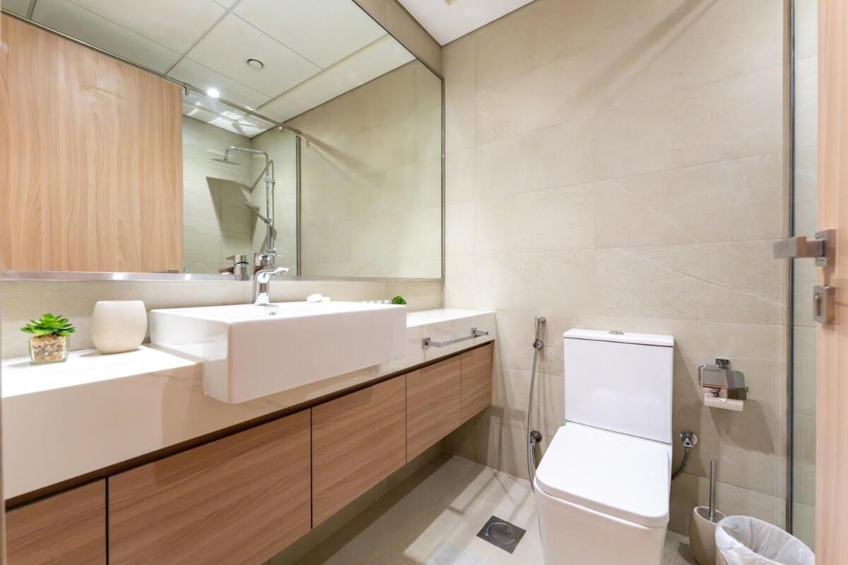 Veluxa - 2bed With Skyline View In Azizi Riviera * Dubai