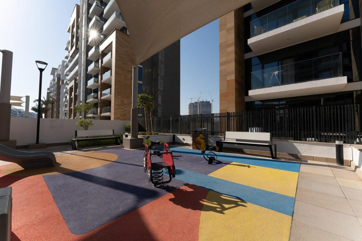 Veluxa - 2bed With Skyline View In Azizi Riviera Apartment