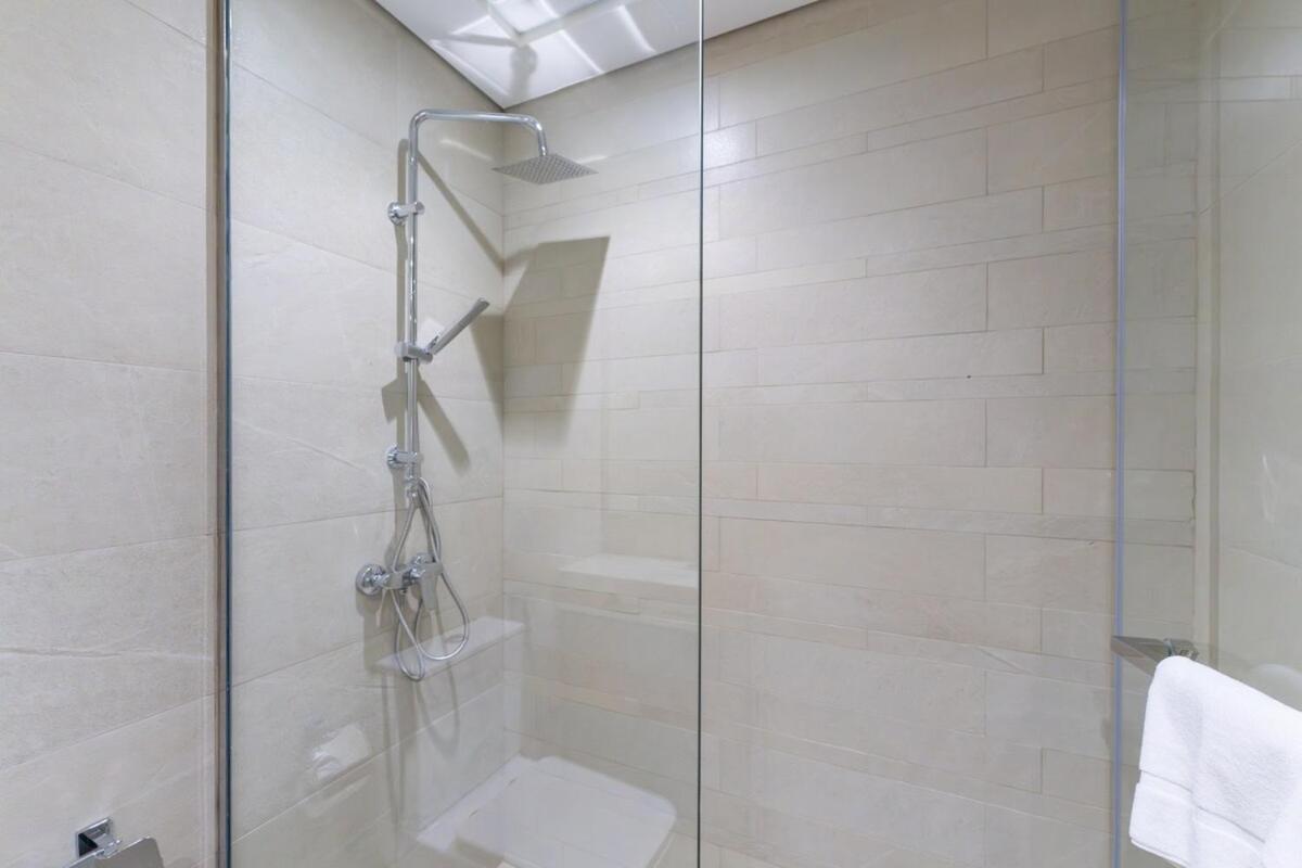 Veluxa - 2bed With Skyline View In Azizi Riviera *