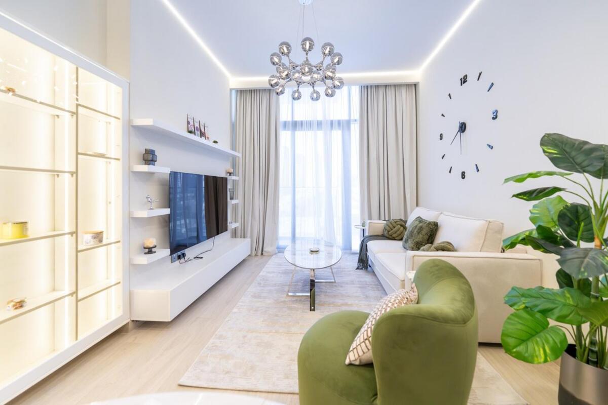 Veluxa - 2bed With Skyline View In Azizi Riviera Apartment