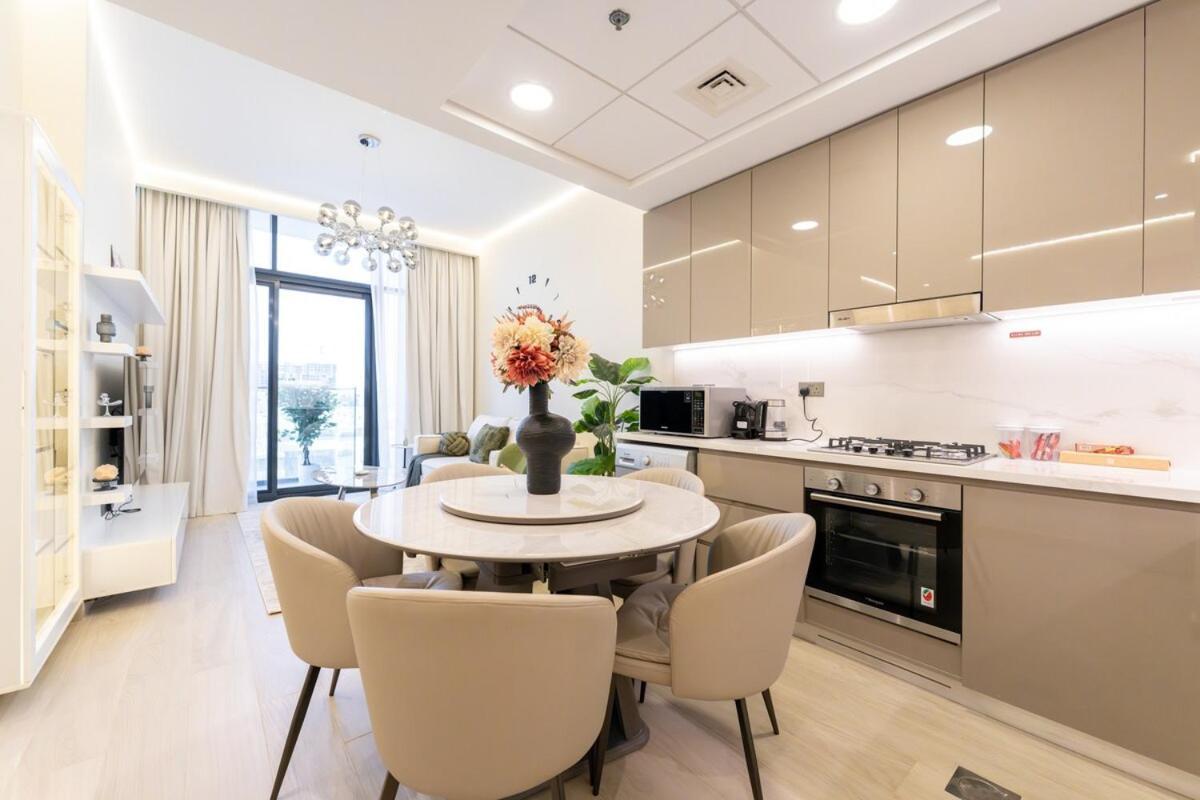 Apartment Veluxa - 2bed With Skyline View In Azizi Riviera *