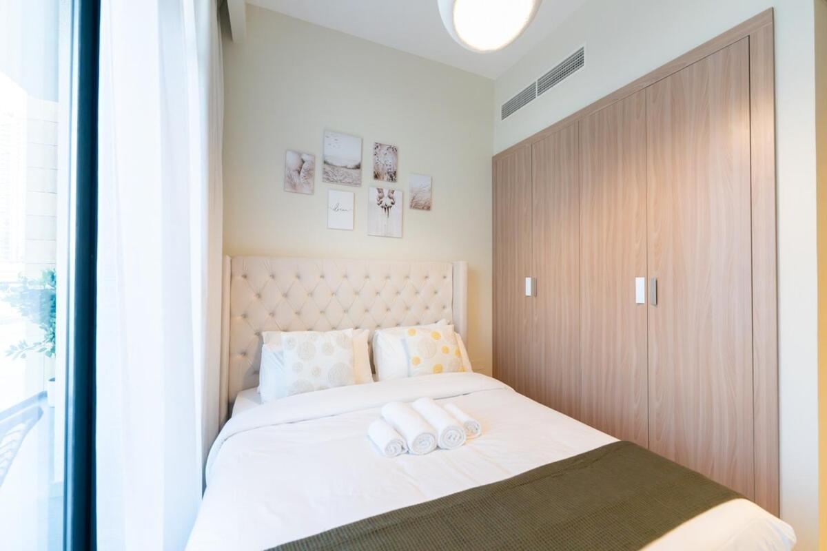Veluxa - 2bed With Skyline View In Azizi Riviera Apartment Dubai