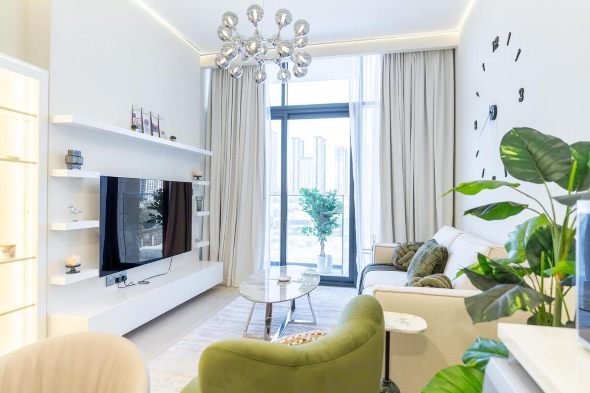 Veluxa - 2bed With Skyline View In Azizi Riviera * Dubai