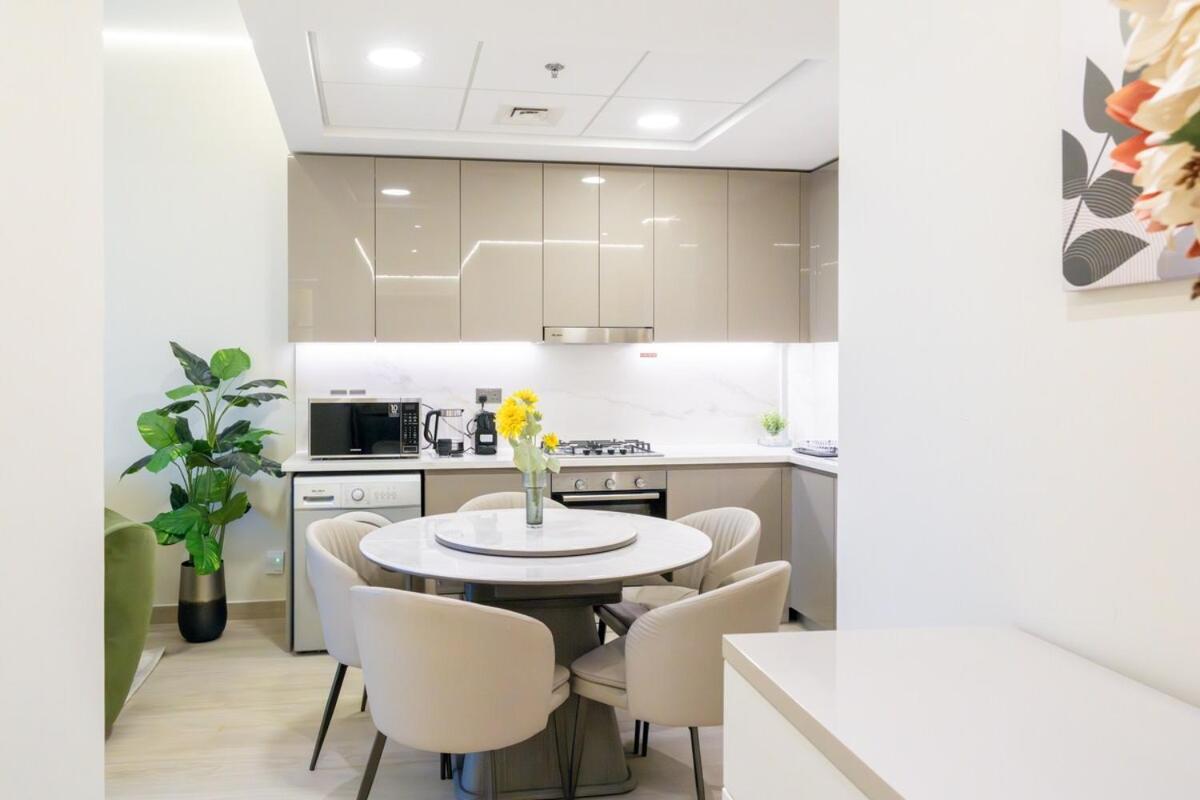 Apartment Veluxa - 2bed With Skyline View In Azizi Riviera *