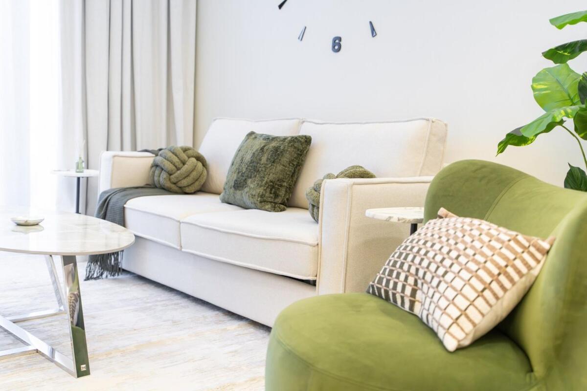 Apartment Veluxa - 2bed With Skyline View In Azizi Riviera *