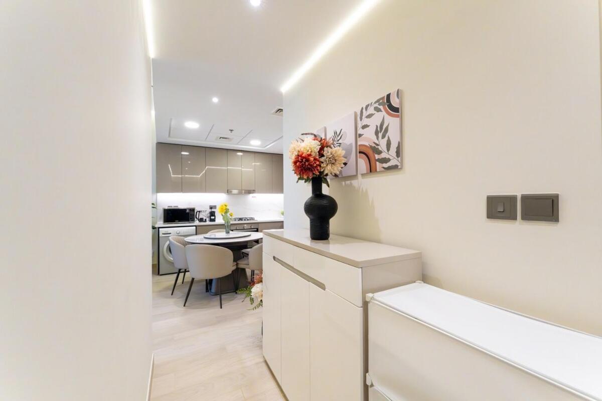 Veluxa - 2bed With Skyline View In Azizi Riviera Apartment Dubai