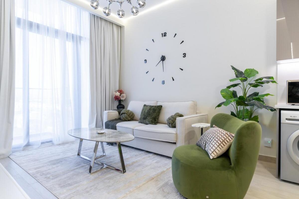 Veluxa - 2bed With Skyline View In Azizi Riviera Apartment