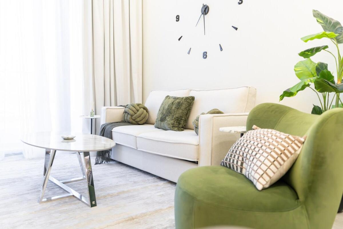 Veluxa - 2bed With Skyline View In Azizi Riviera *