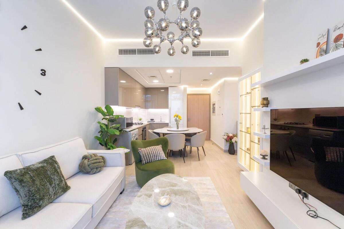 Veluxa - 2bed With Skyline View In Azizi Riviera Dubai