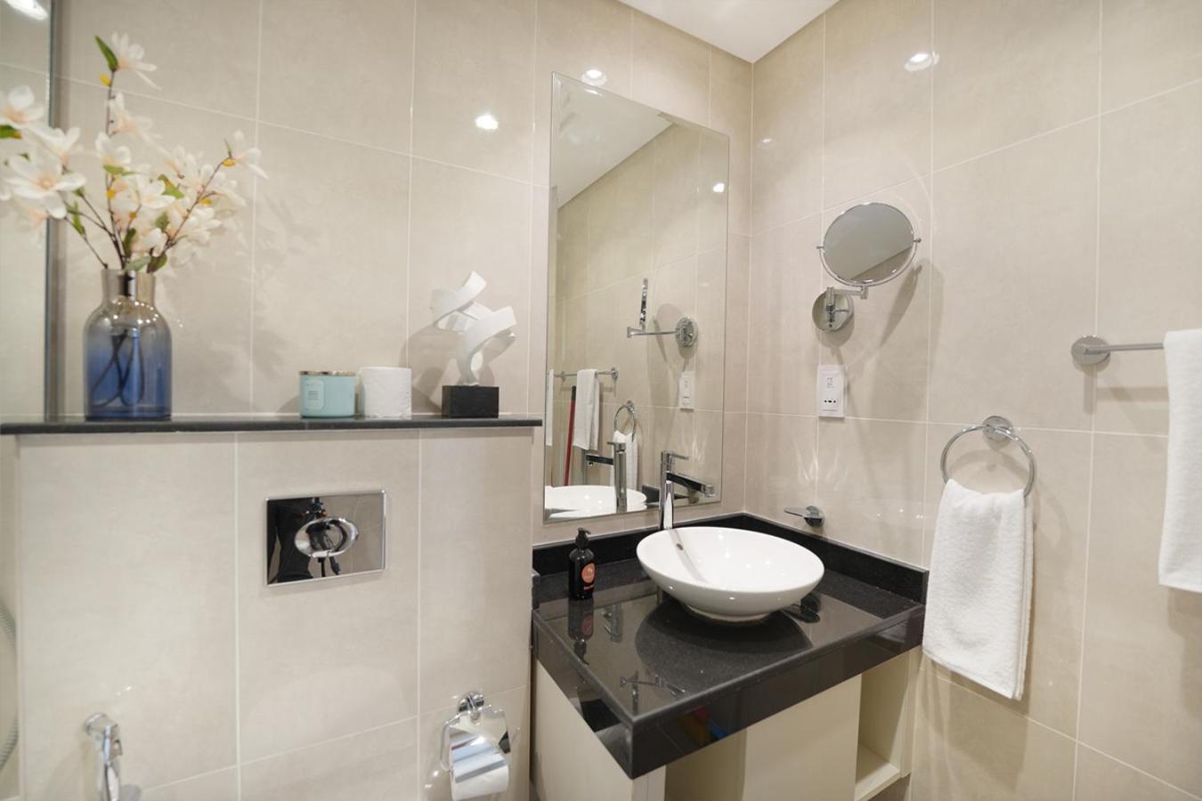 Easygo- Stylish Stu In Damac Hills Artesiad Apartment Dubai