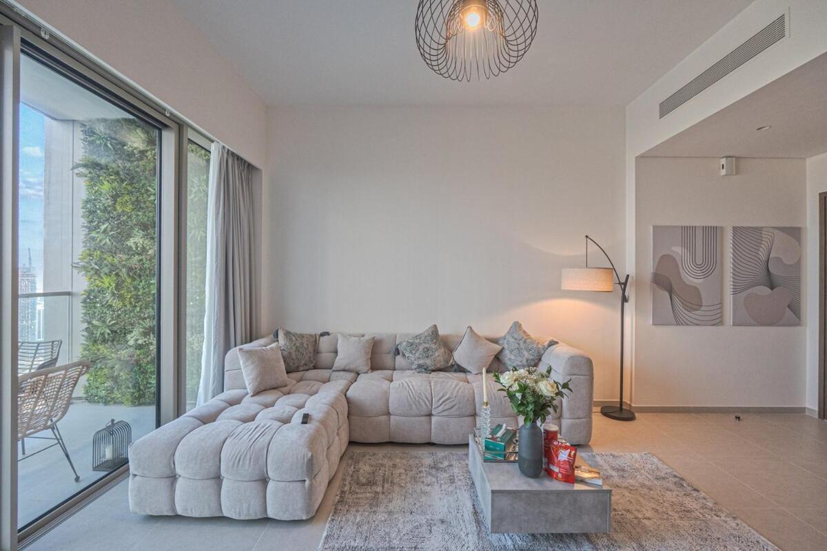 Venetian - Chill In 2br Insane Burj Views & Luxe Massage Chair Apartment