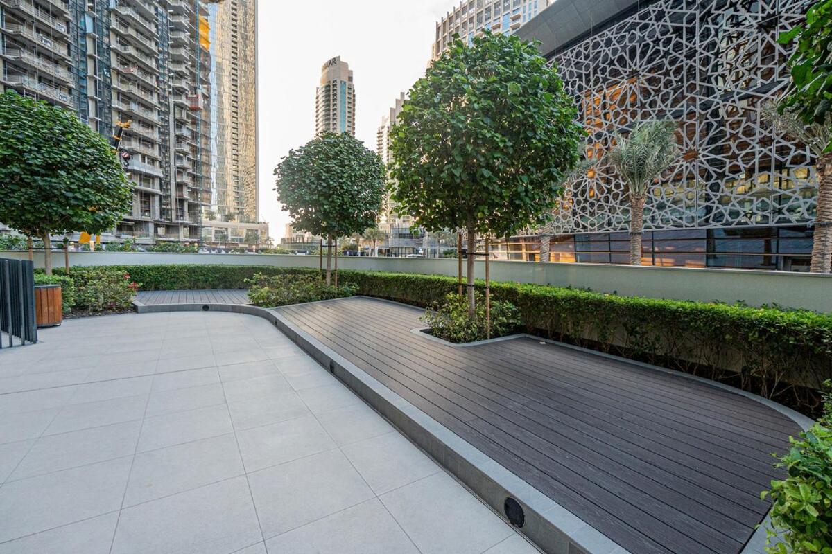 Venetian - Chill In 2br Insane Burj Views & Luxe Massage Chair Apartment *