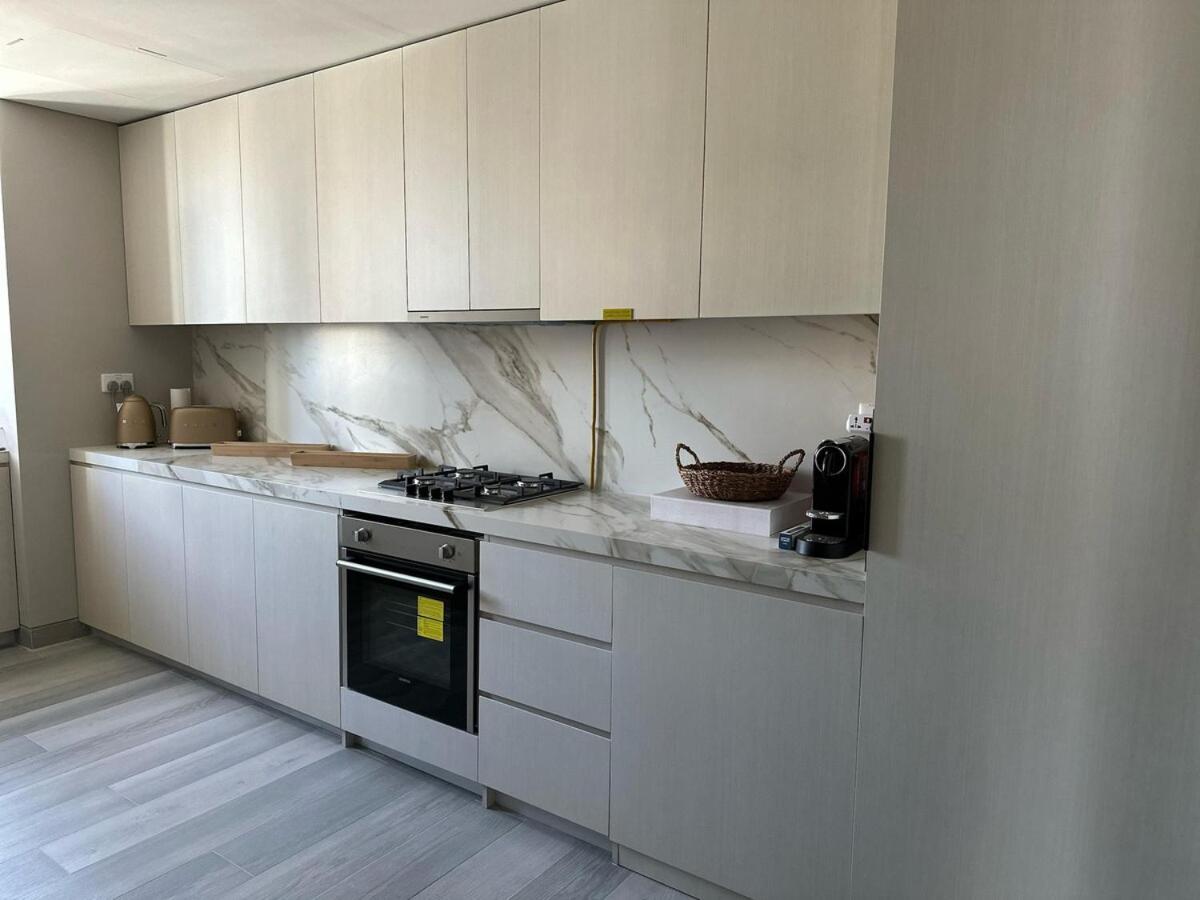 Entire In Marina Apartment