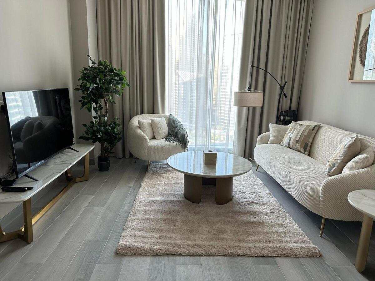 Entire In Marina Apartment *