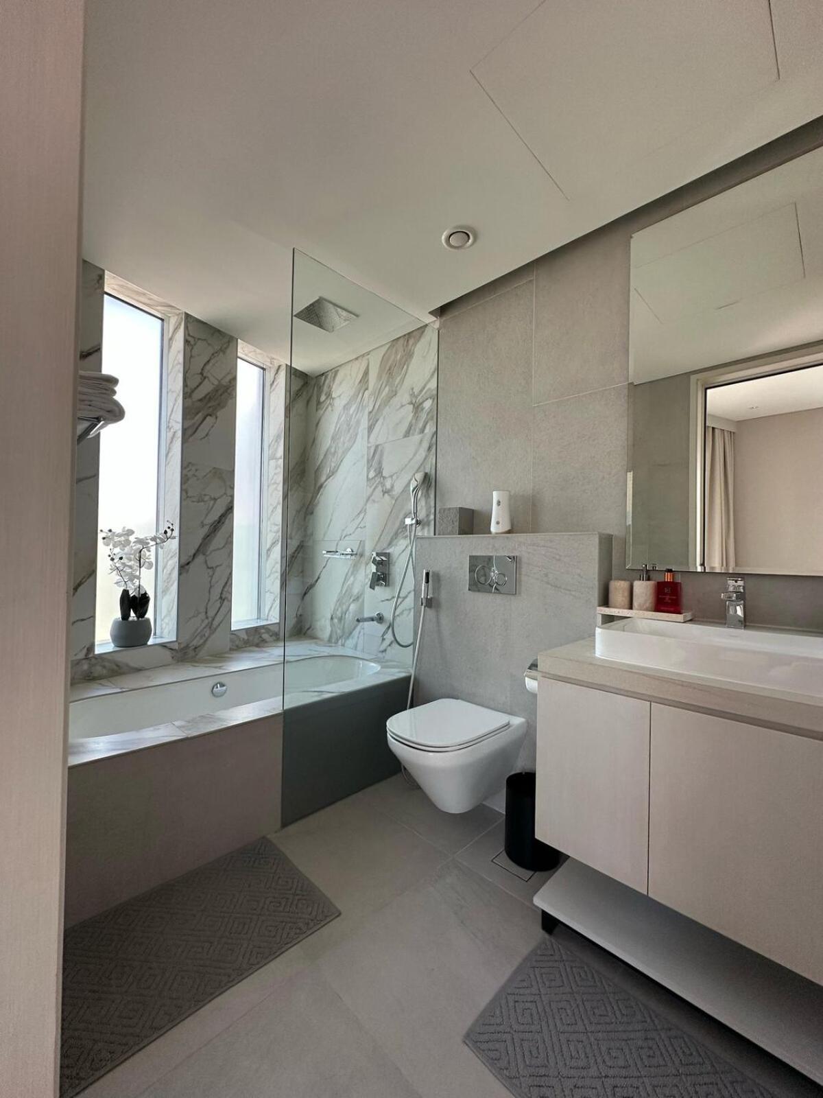 Entire In Marina Apartment Dubai