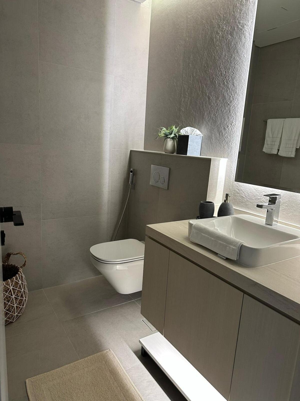 Entire In Marina Apartment