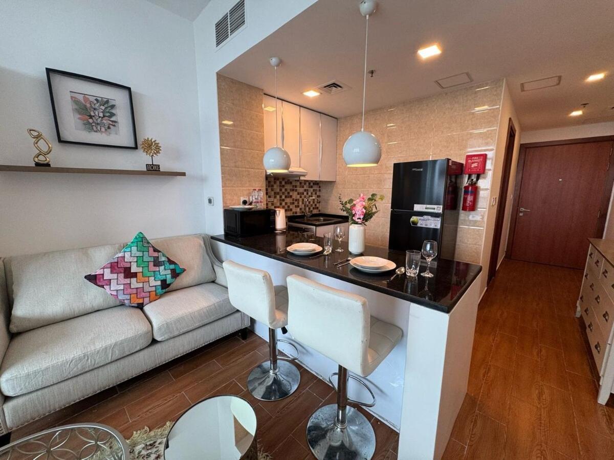 Cozy L Perfect For Couples Apartment