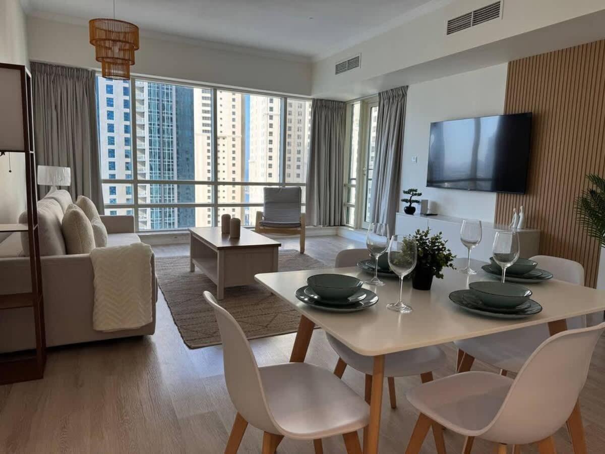 Superb Marina Views I Sleeps 5 Apartment Dubai