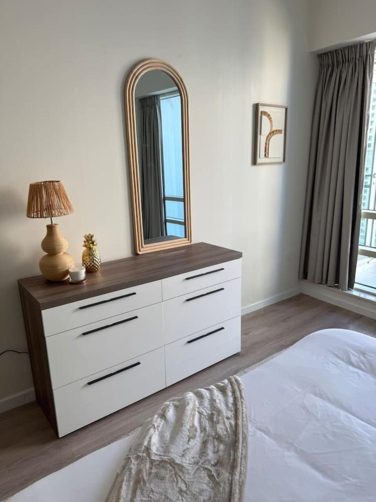 Superb Marina Views I Sleeps 5 * Dubai
