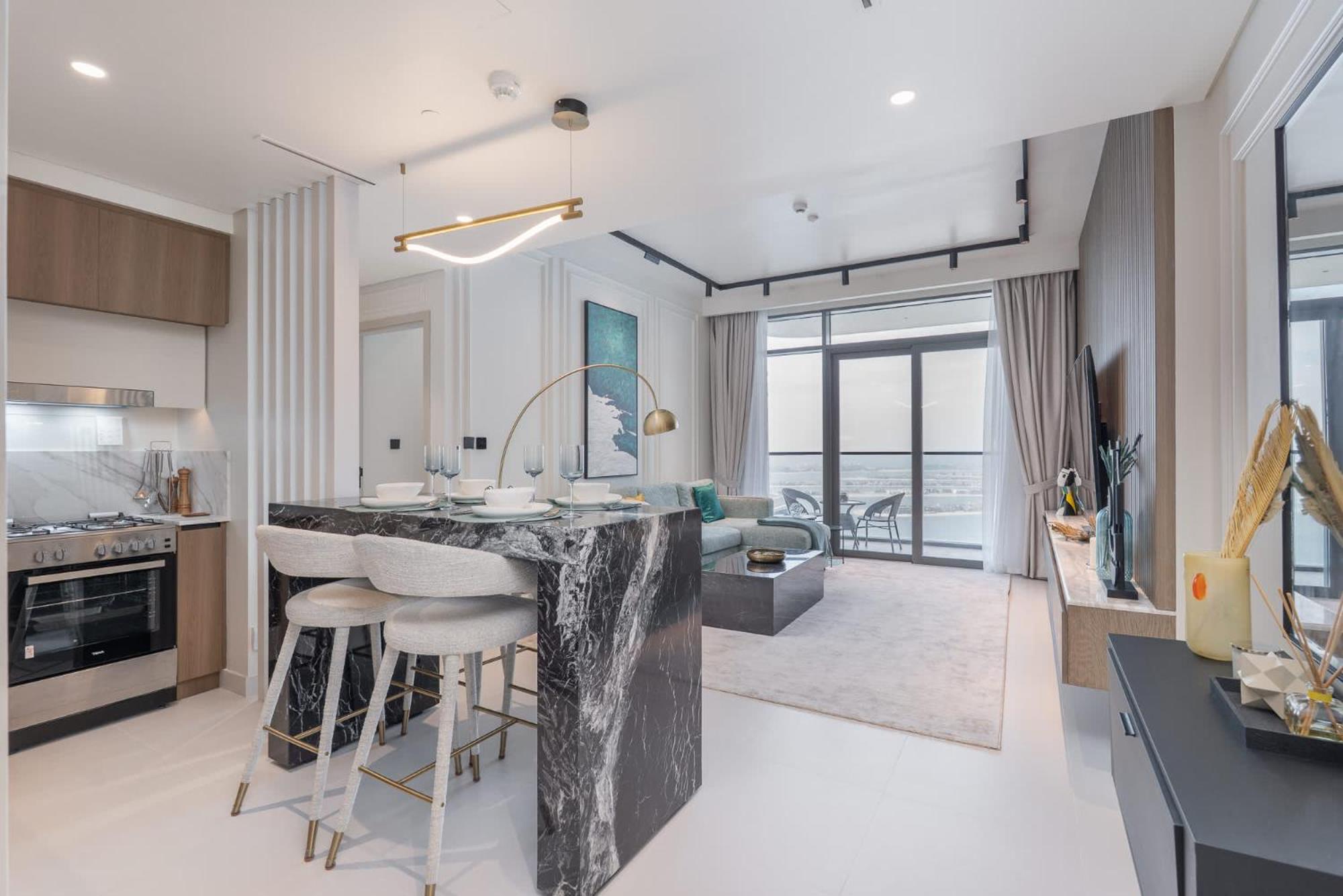 1 Bedroom In Marina Vista With Full Palm Views Apartment *