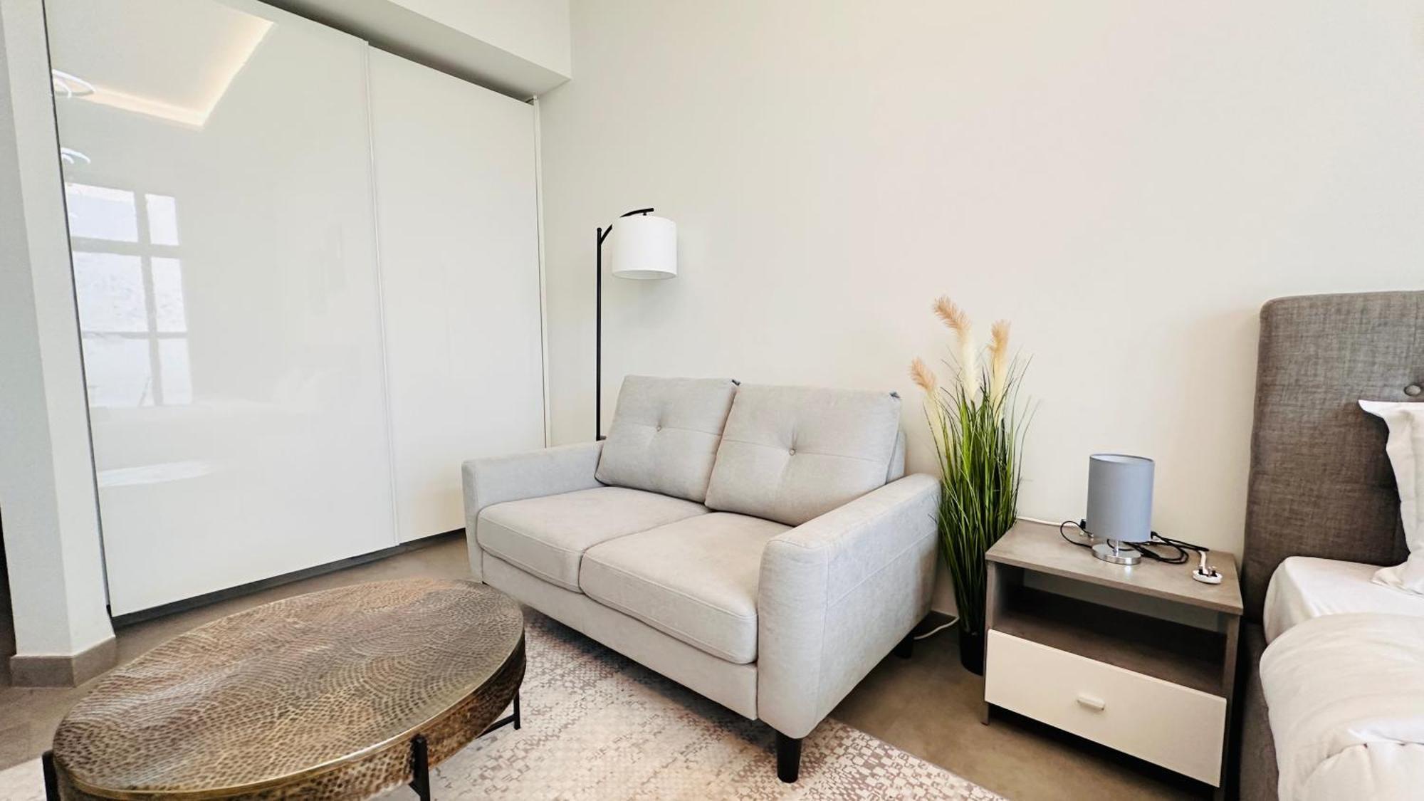 Homestay Upscale Burj View With Balcony Free Parking By Belvilla *