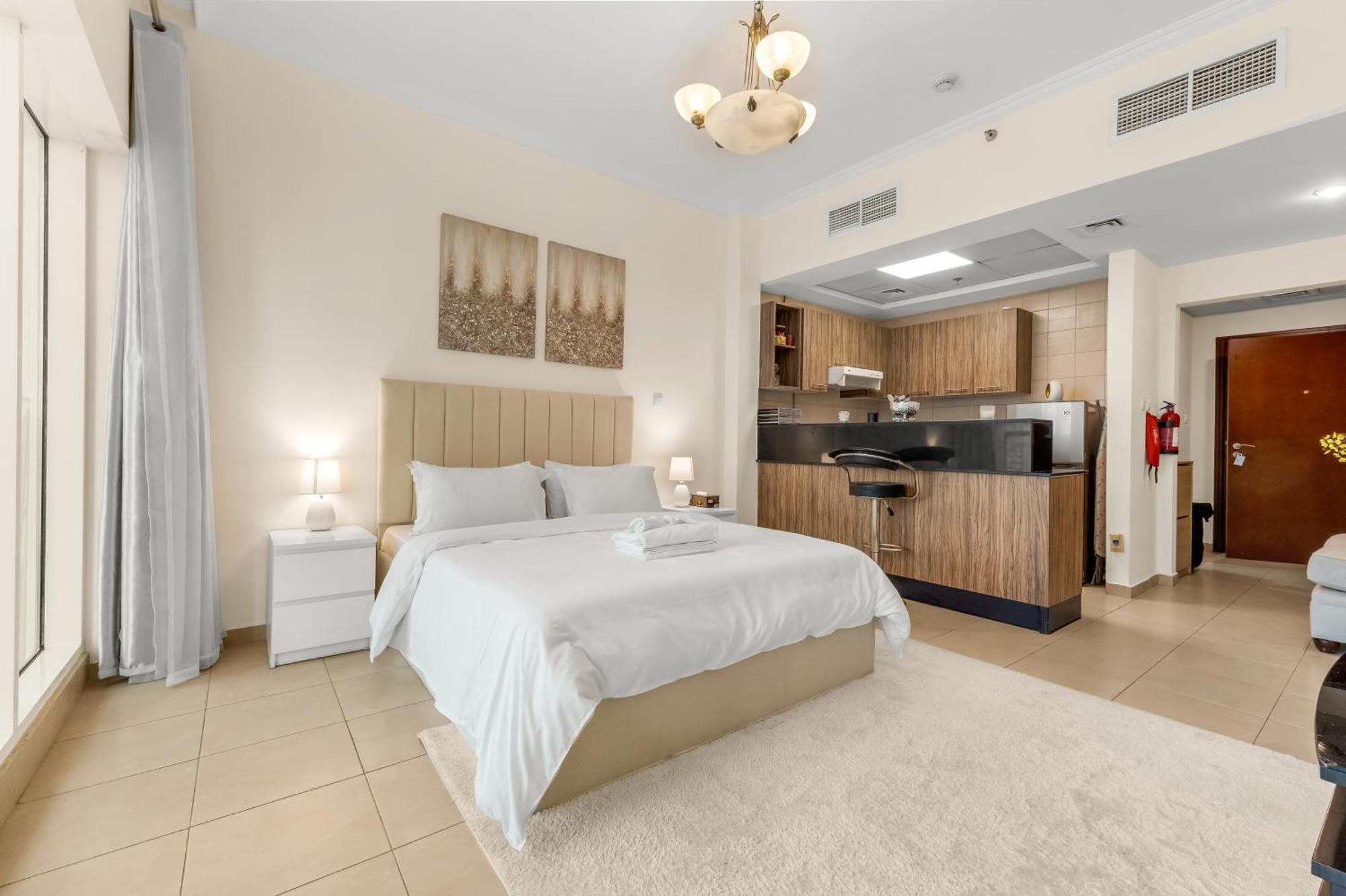 Downtown Burj Al Nujoom Mall & Burj Khalifa Apartment Dubai