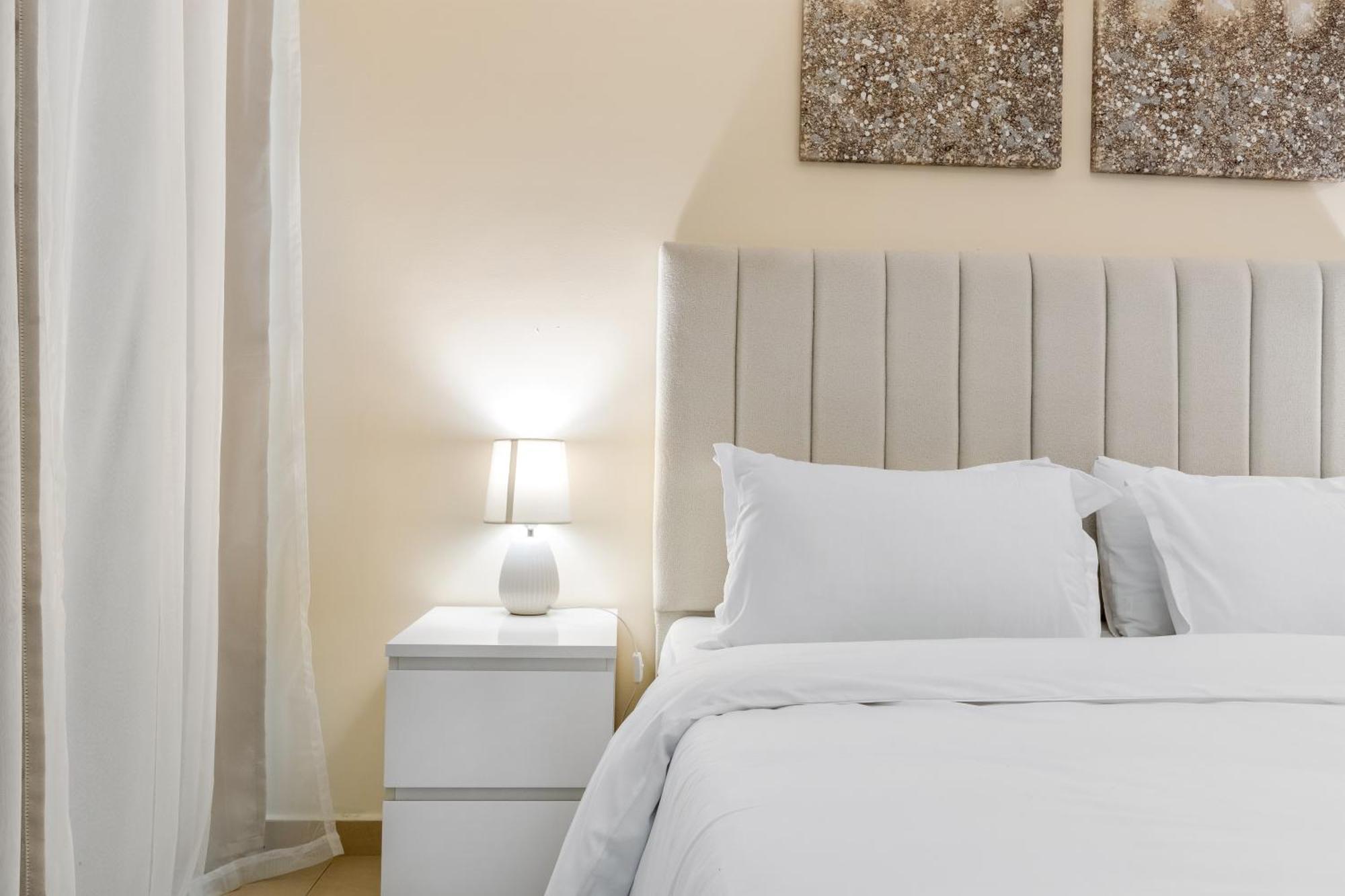 Apartment Downtown Burj Al Nujoom Mall & Burj Khalifa Dubai