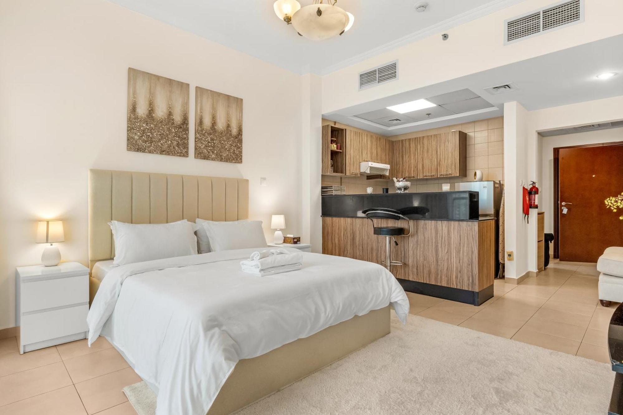 Apartment Downtown Burj Al Nujoom Mall & Burj Khalifa