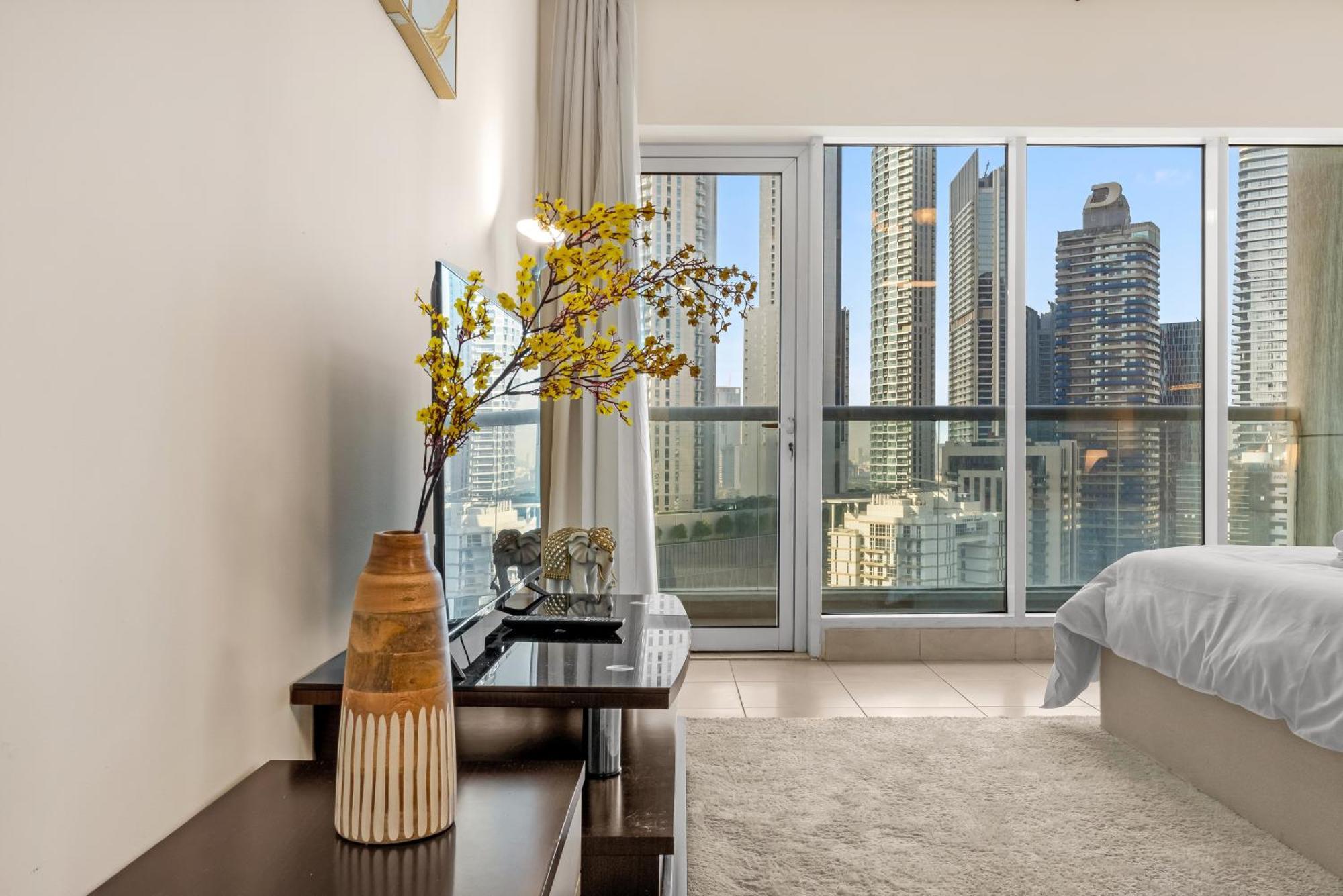 Downtown Burj Al Nujoom Mall & Burj Khalifa Apartment Dubai