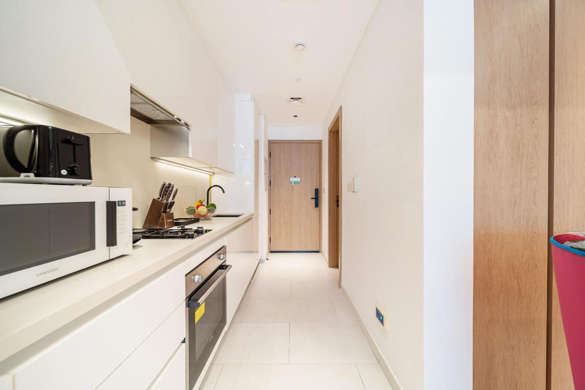 Airstay - Vibrant With Canal Views - Near Burj Khalifa - Monthly Offer Available *