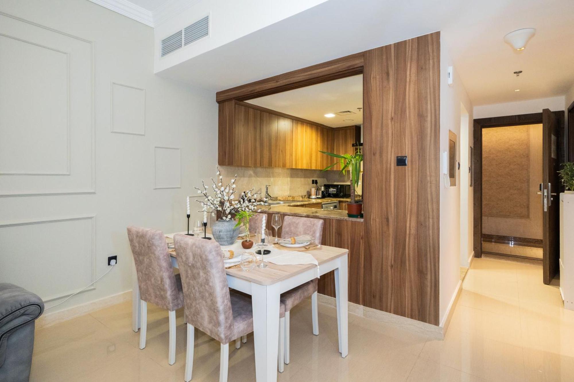 Luxe Spacious 1 Bedroom Apartment
