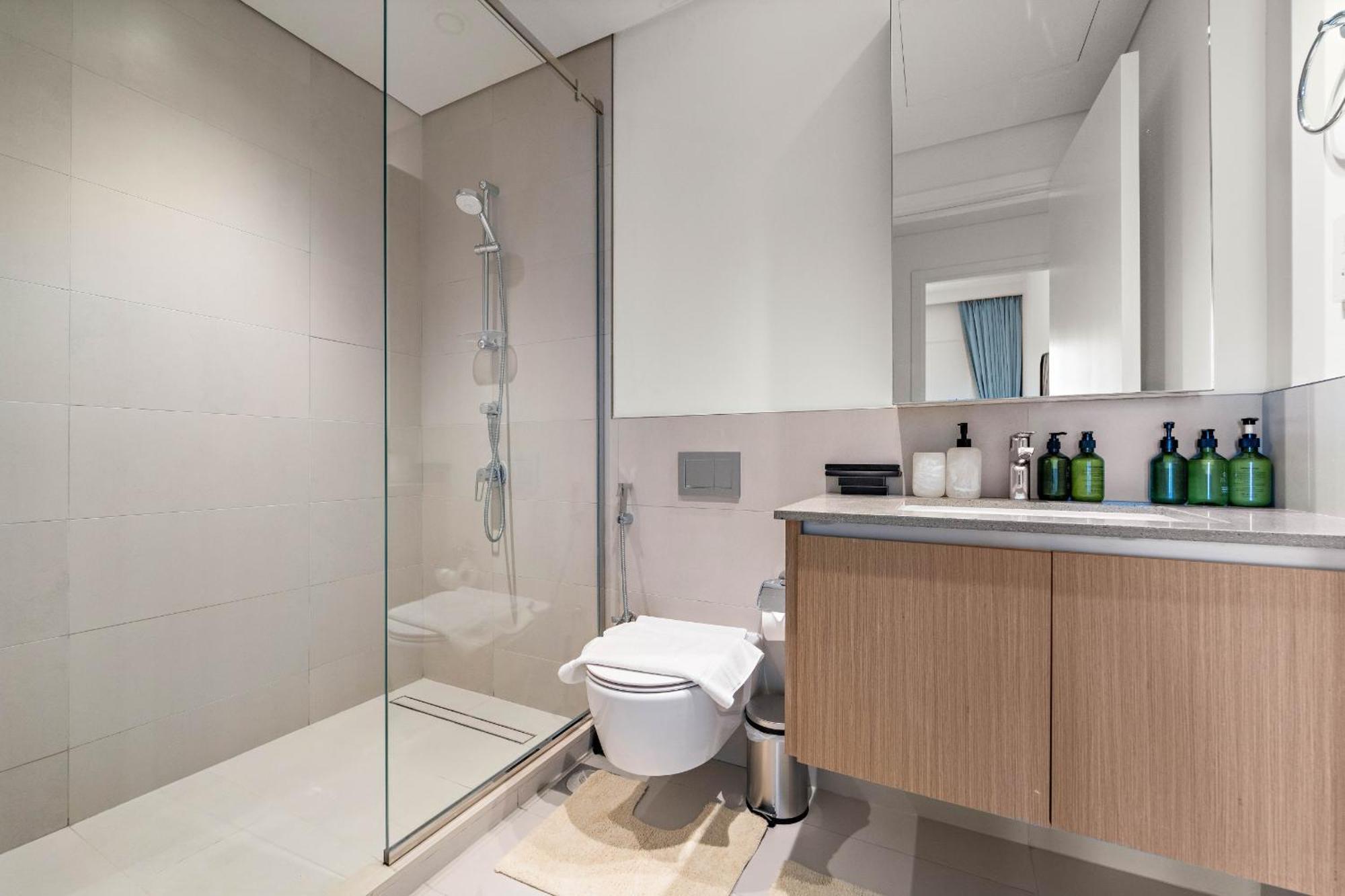 Vayk - Stylish 1 Bd Getaway In Creek Harbour Apartment *