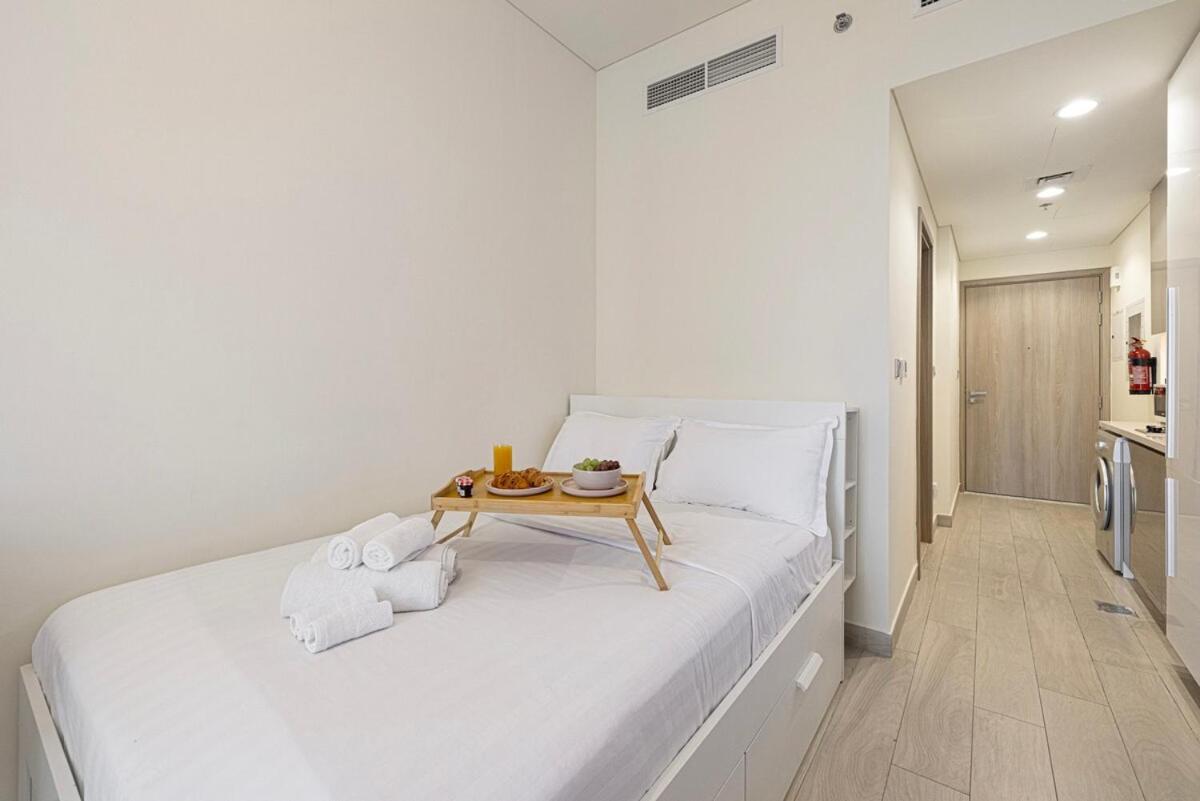 Livin Holidays - - Azizi Riviera Apartment *