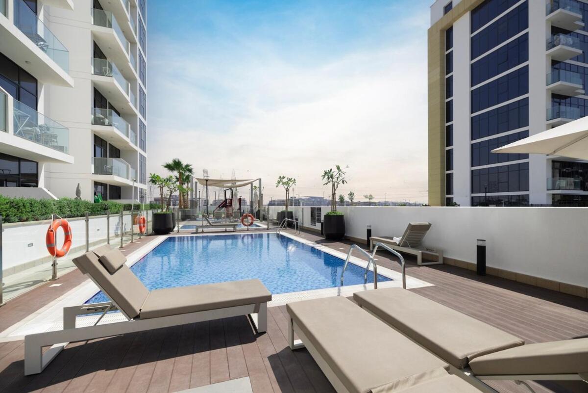Livin Holidays - - Azizi Riviera Apartment