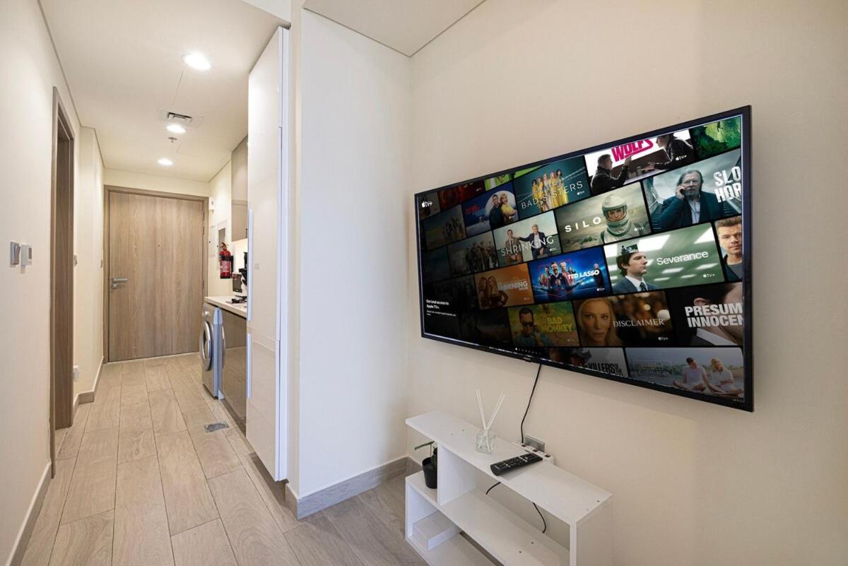 Livin Holidays - - Azizi Riviera Apartment Dubai