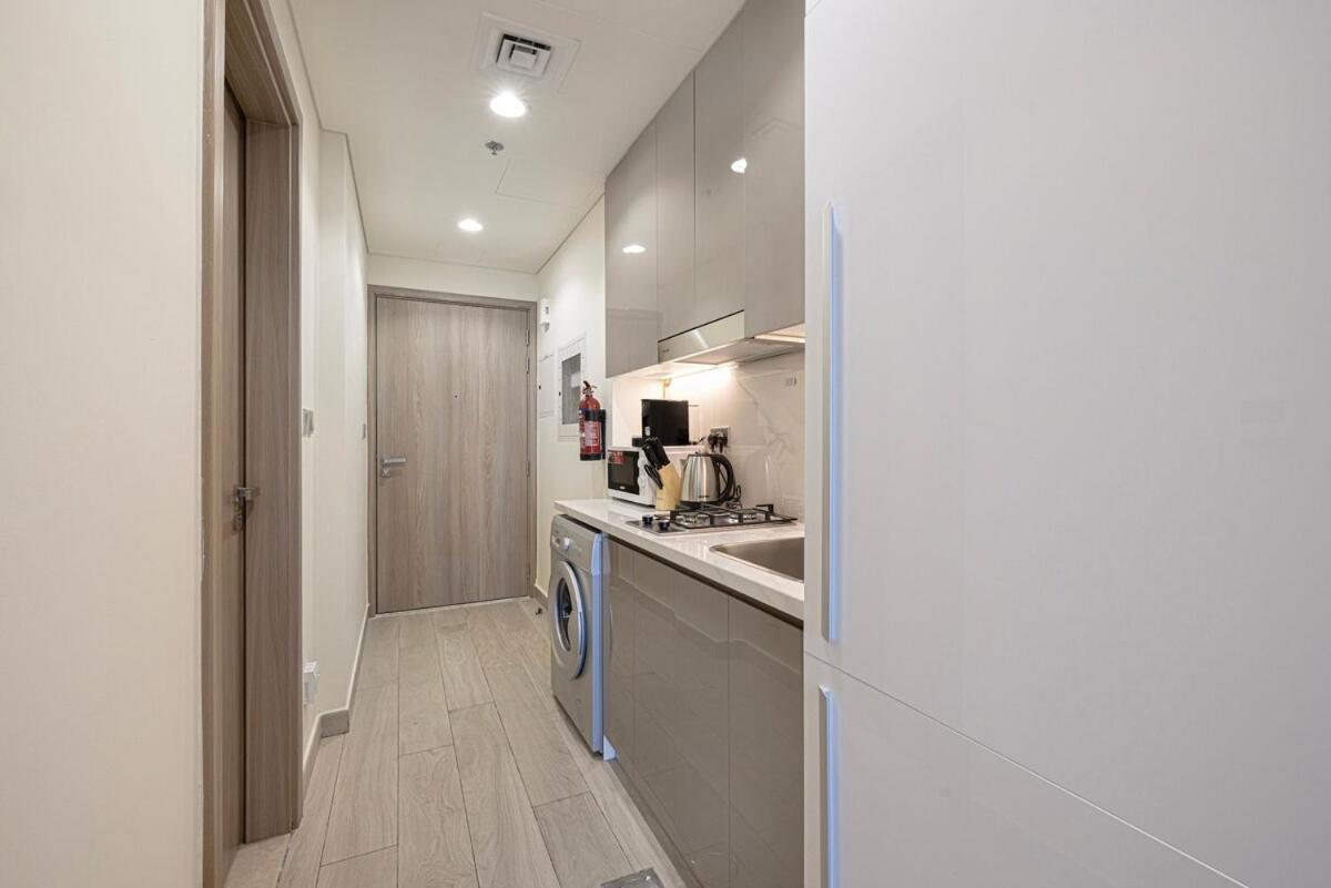 Livin Holidays - - Azizi Riviera Apartment Dubai