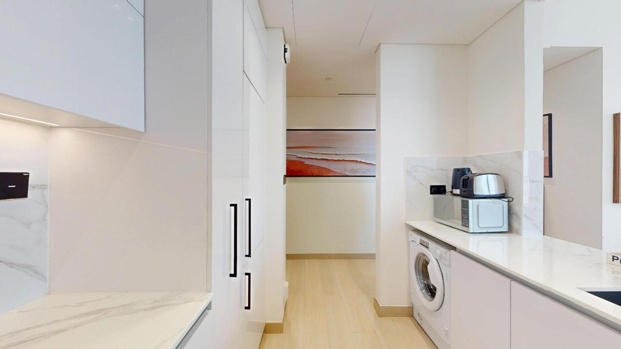 Primestay - High-rise 2br Oasis With Private Pool In Binghatti Onyx