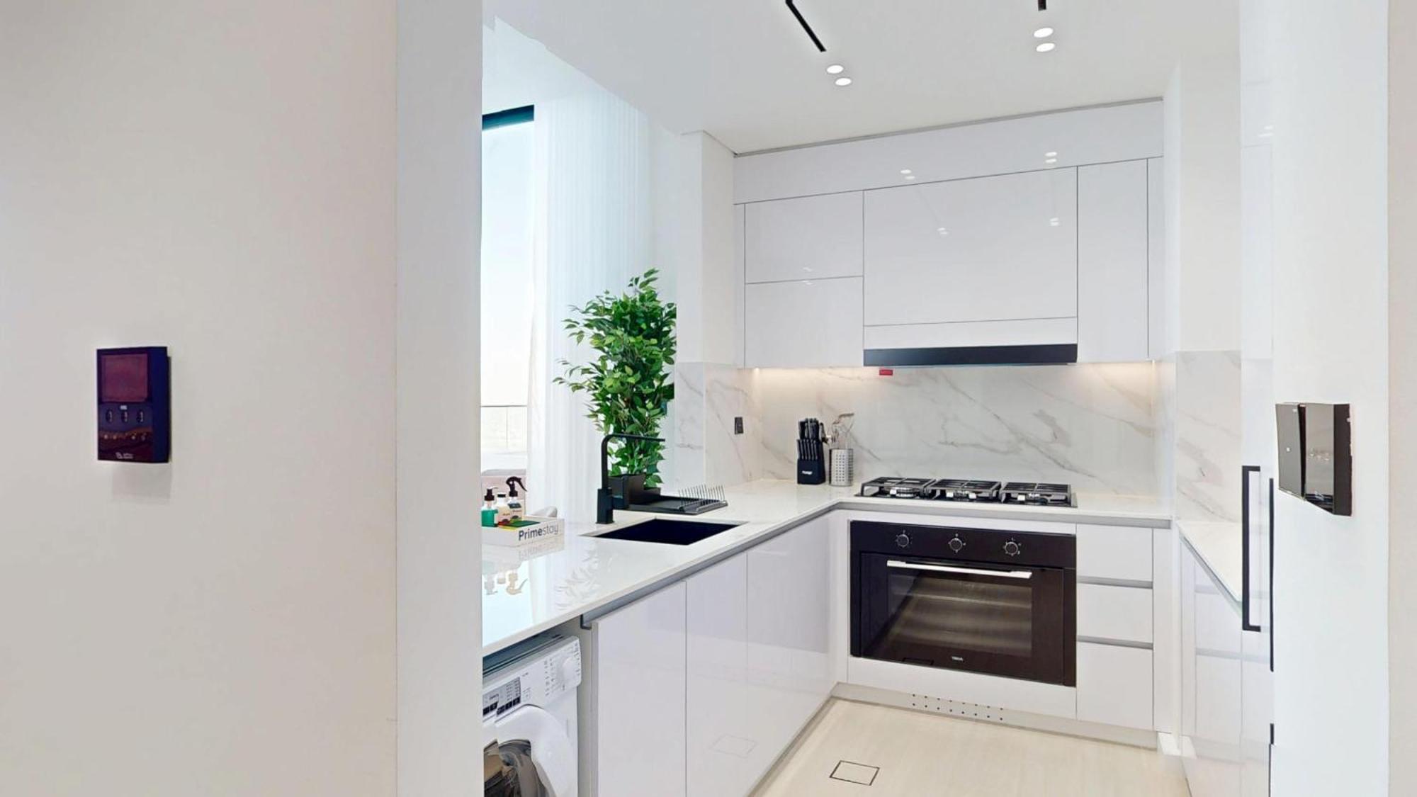 Primestay - High-rise 2br Oasis With Private Pool In Binghatti Onyx