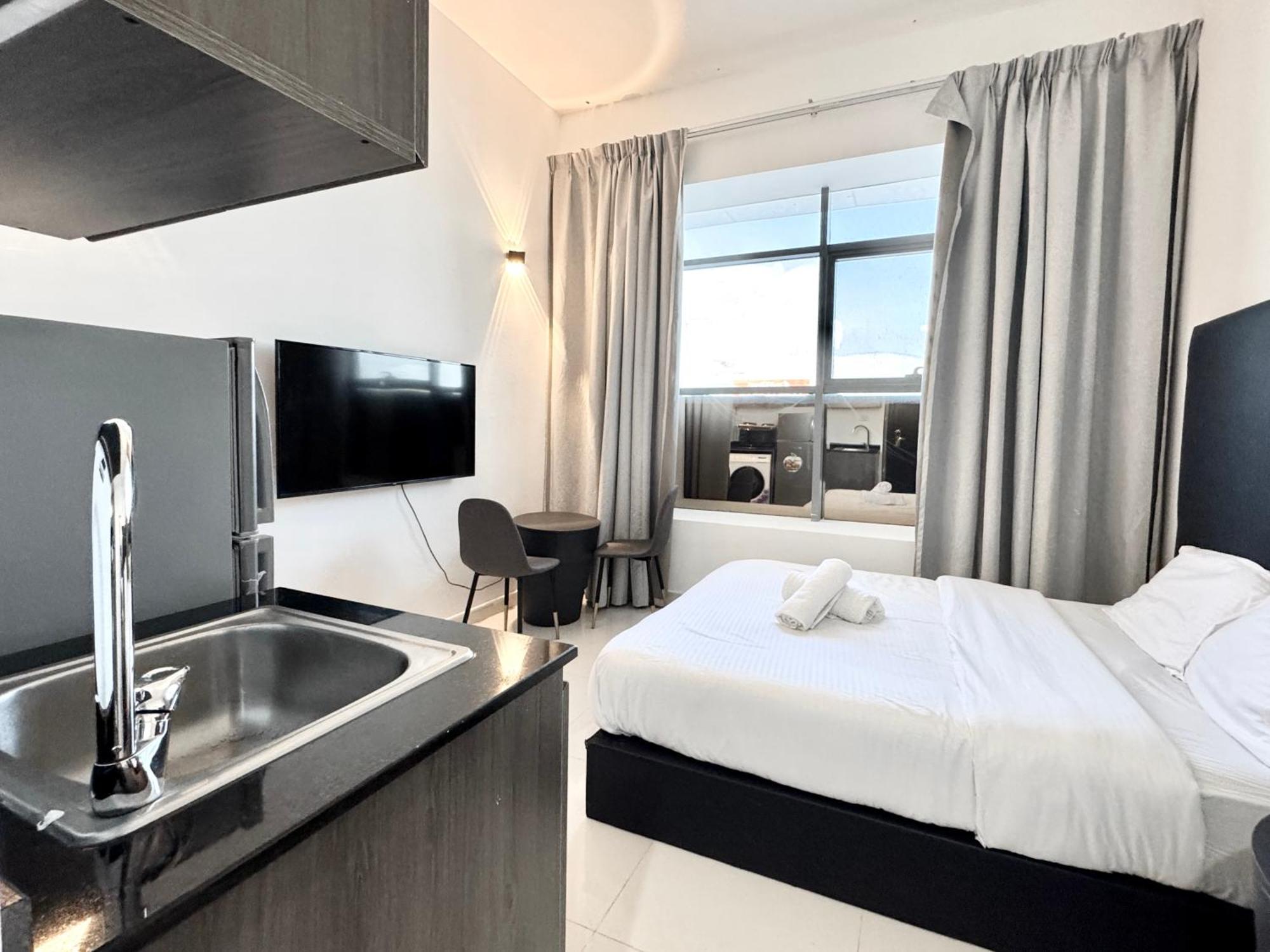 Al Manara Classic Deluxe Sheikh Zayed Rd Apartment