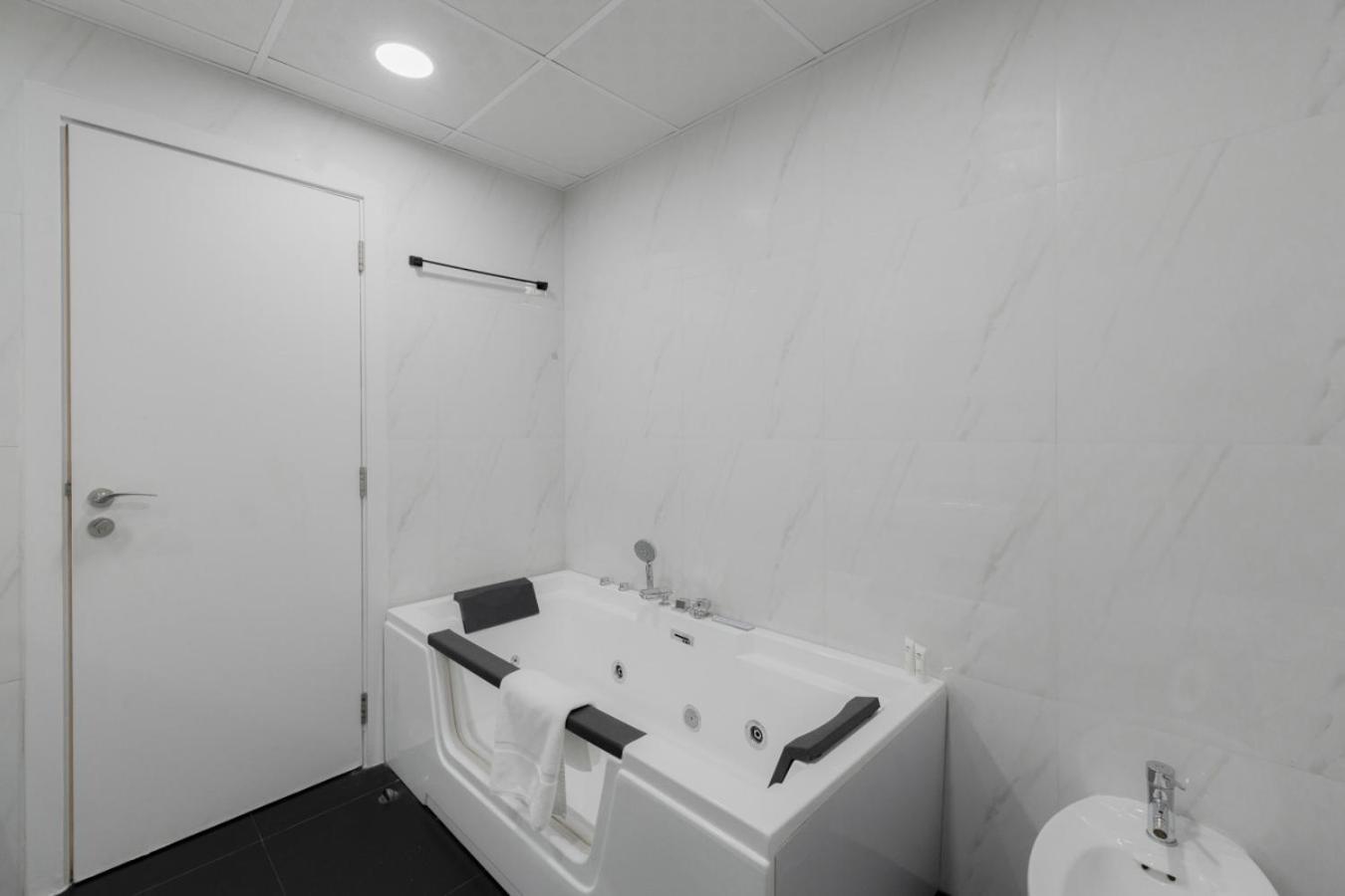 Short Shams 1 Jumeirah 2 Bed Sleeps 6 Apartment *