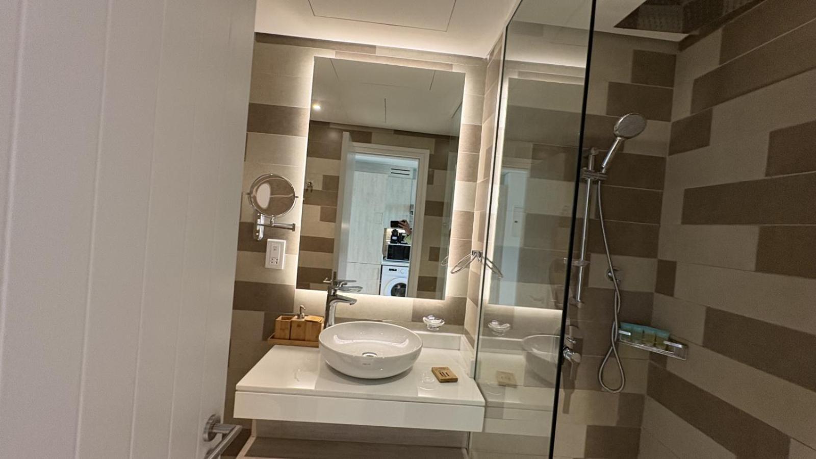 Seven Palm A Sophisticated Retreat In The Heart Of Palm Jumeirah Apartment