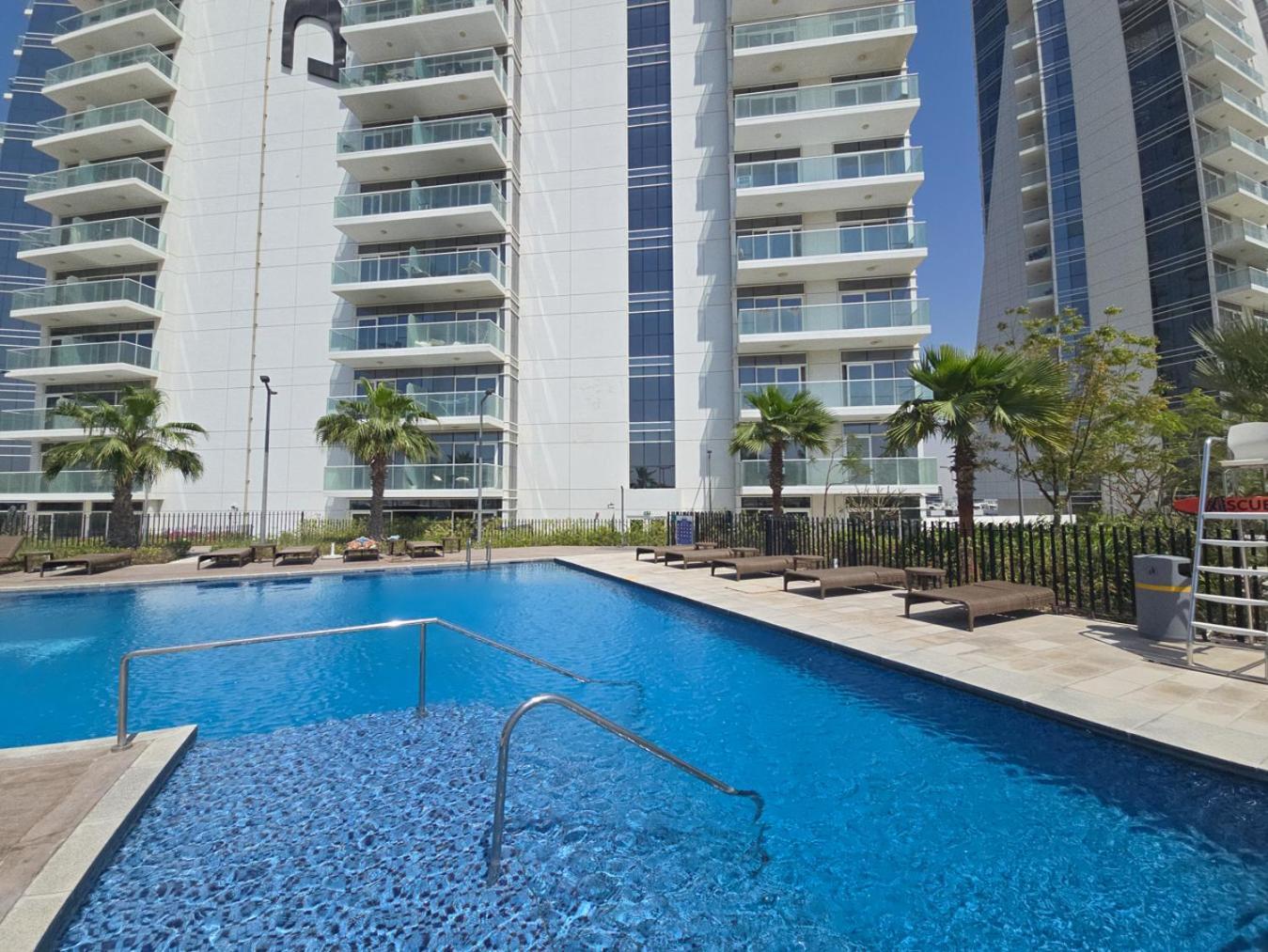 Apartment Easygo- Stylish Stu In Damac Hills Artesiad Dubai