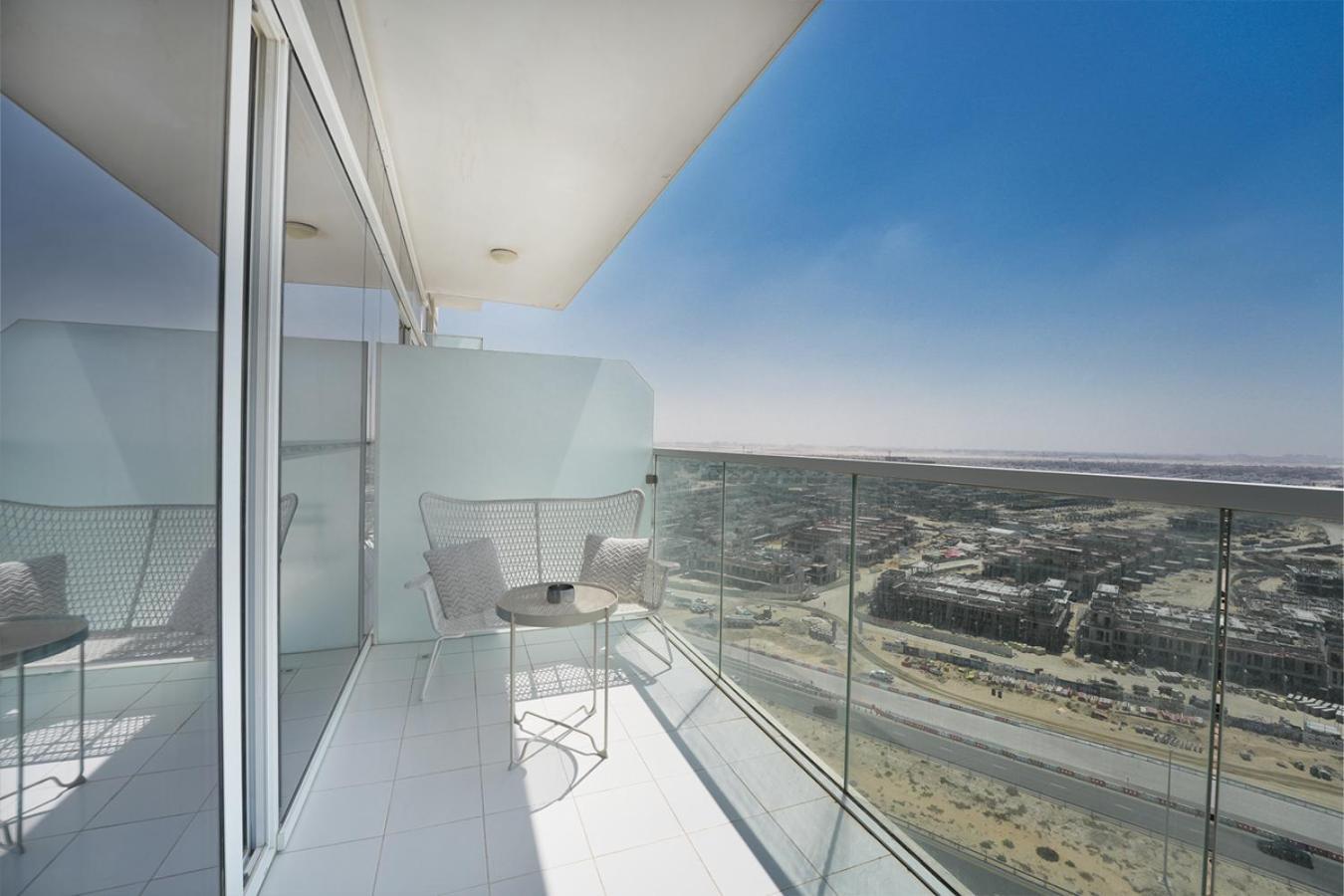 Easygo- Stylish Stu In Damac Hills Artesiad Apartment *