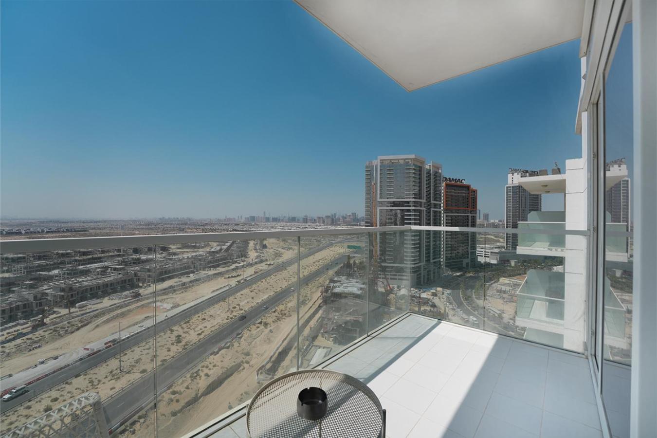 Easygo- Stylish Stu In Damac Hills Artesiad