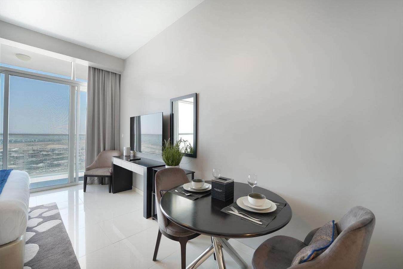 Easygo- Stylish Stu In Damac Hills Artesiad Apartment Dubai